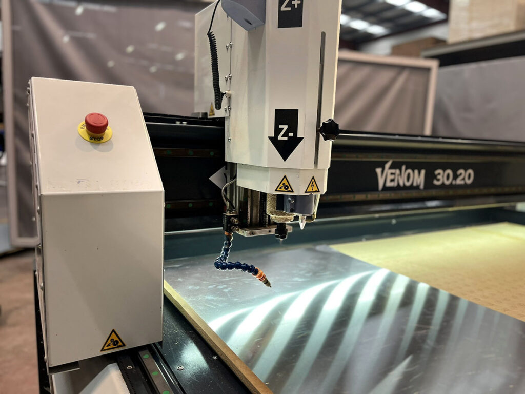 Fresadora para aluminio CNC de precisión Venom 30.20