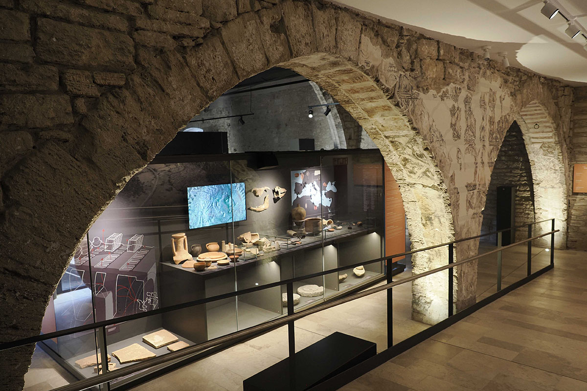 Detalle de iluminación técnica en el Museo Arqueológico de Banyoles