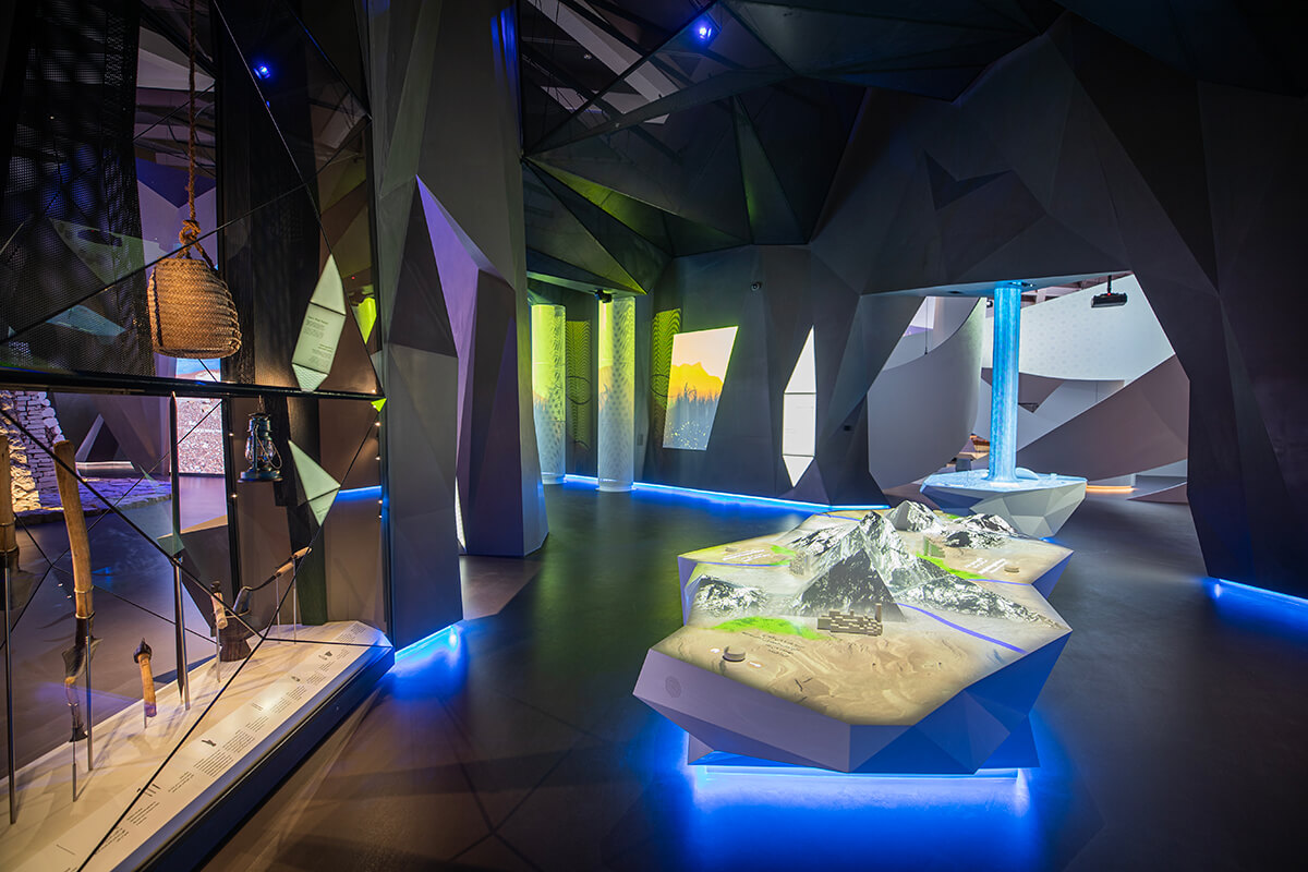 Instalación museográfica en el Oman Across Ages Museum producida por Proasur