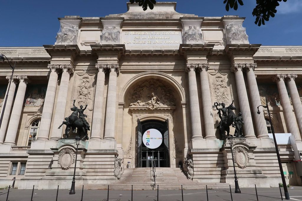 Fachada del Palais de la Découverte en París donde Proasur participa en su renovación